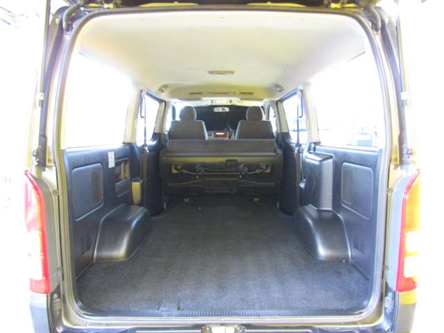 Toyota Regius Ace 10