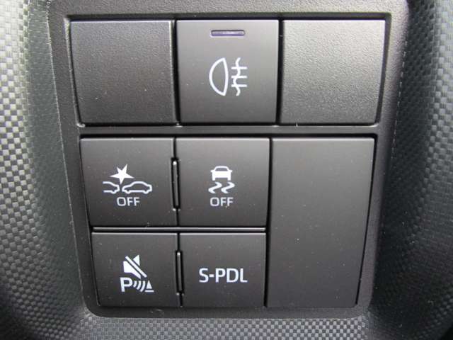Daihatsu Rocky 11