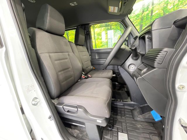 Honda N-VAN 8