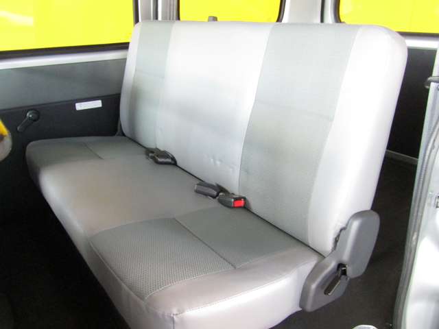 Toyota Town Ace Van 8