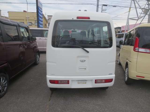 Daihatsu Hijet Cargo 5