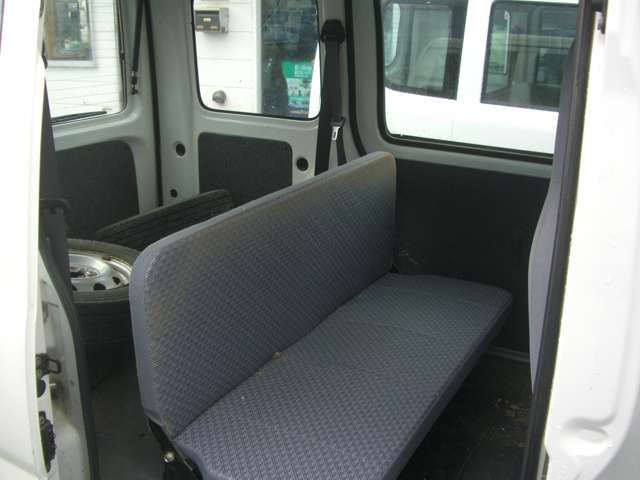 Daihatsu Hijet Cargo 7