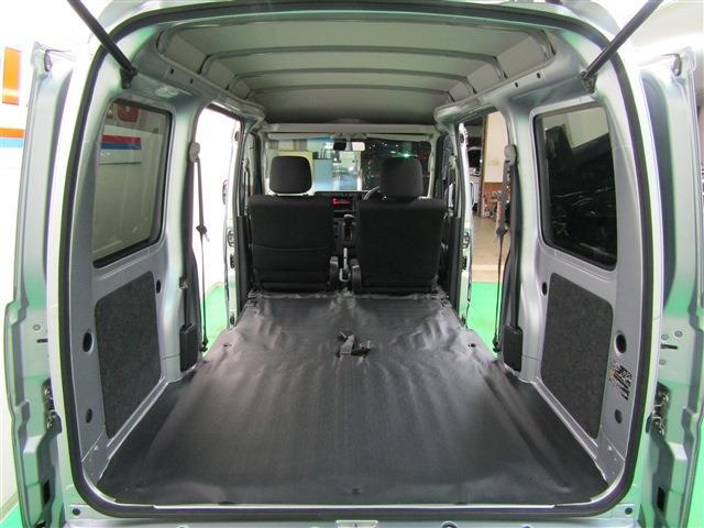 Daihatsu Hijet Cargo 10