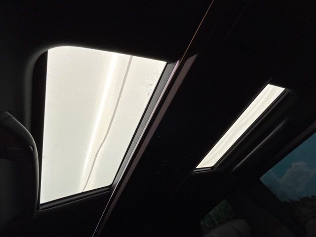 Toyota Alphard 4