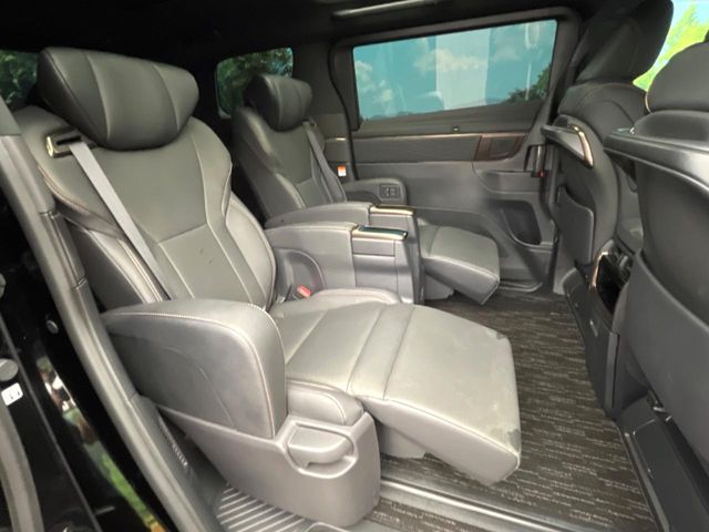 Toyota Alphard 8
