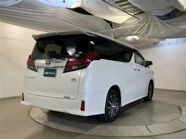 Toyota Alphard Hybrid 11