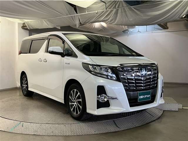 Toyota Alphard Hybrid 3