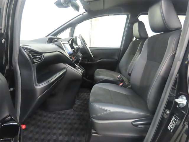 Toyota Noah 11
