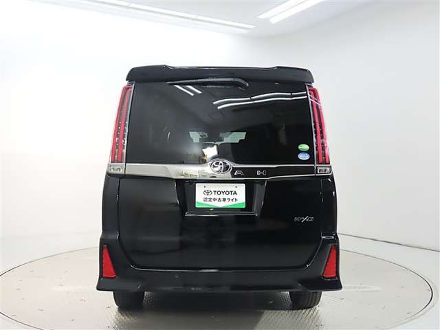 Toyota Noah 2