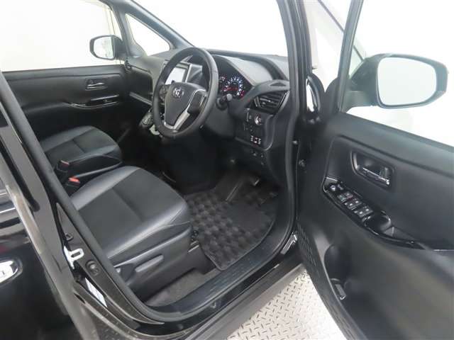 Toyota Noah 9