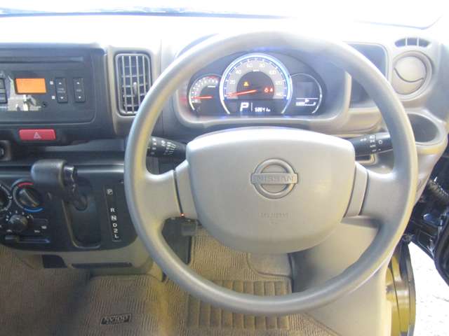 Nissan NV100 Clipper 5