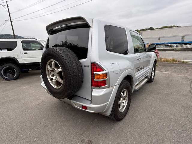 Mitsubishi Pajero 7