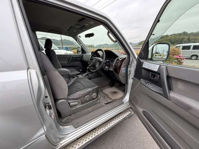 Mitsubishi Pajero 8