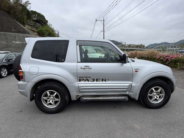 Mitsubishi Pajero 9