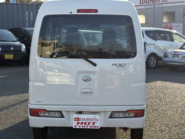Daihatsu Hijet Cargo 11