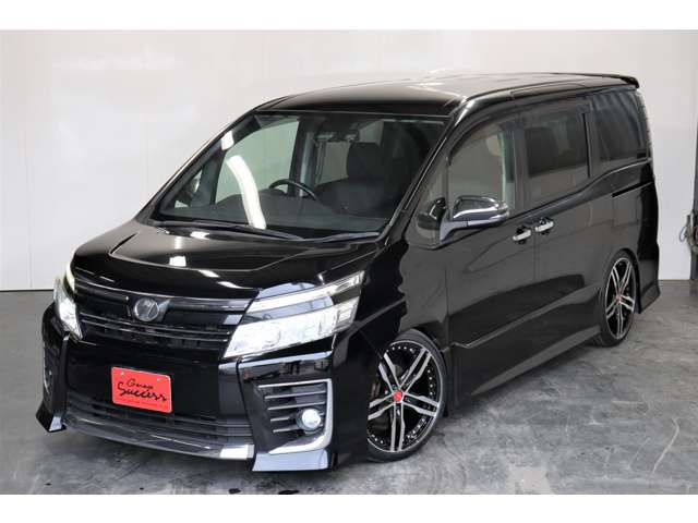Toyota Voxy 12