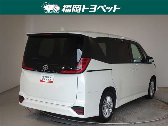 Toyota Noah 3