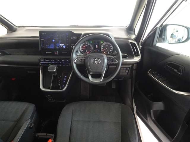 Toyota Noah 5