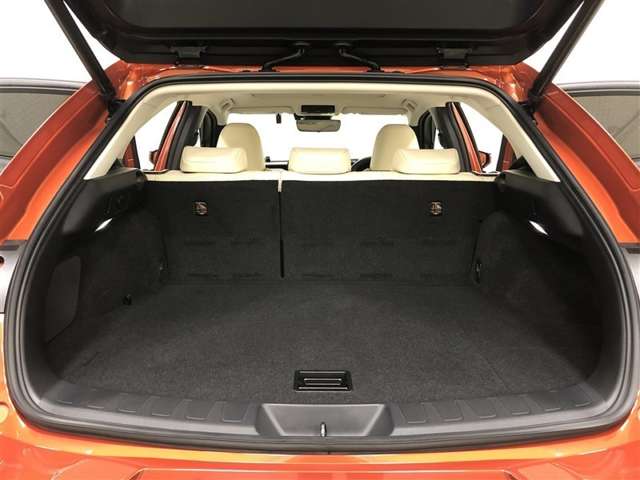 Lexus UX 12