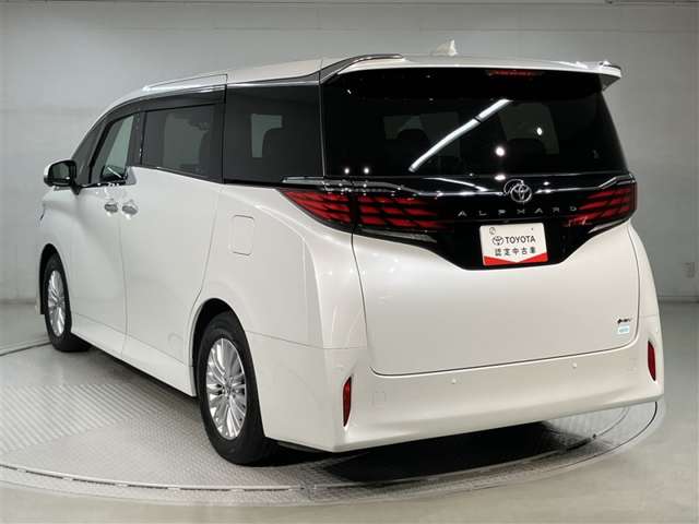 Toyota Alphard 5