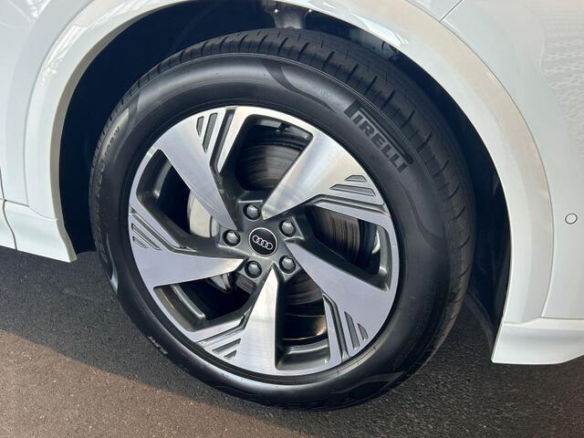 Audi Q6 e-tron 7
