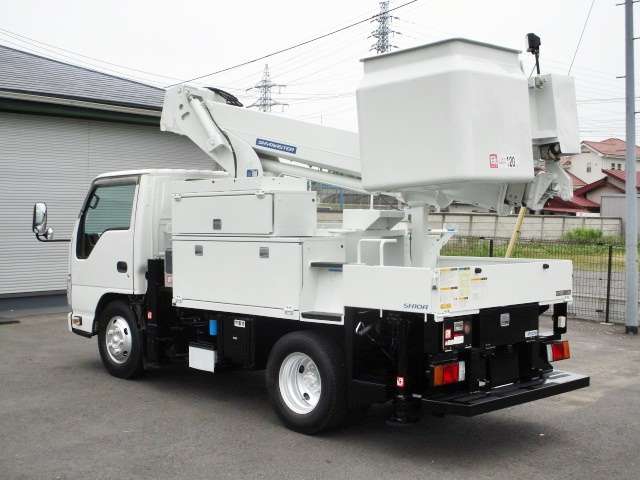 Isuzu Elf 9