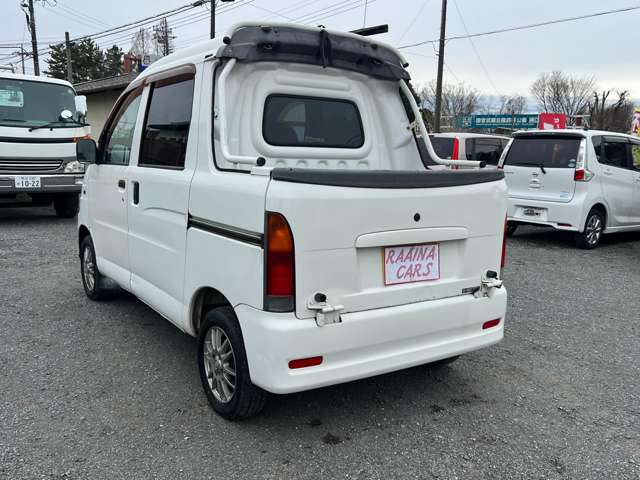Daihatsu Hijet Deck Van 9