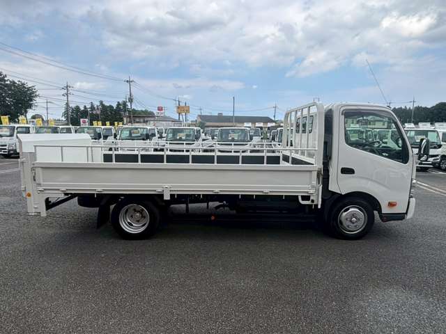 Hino Dutro 4