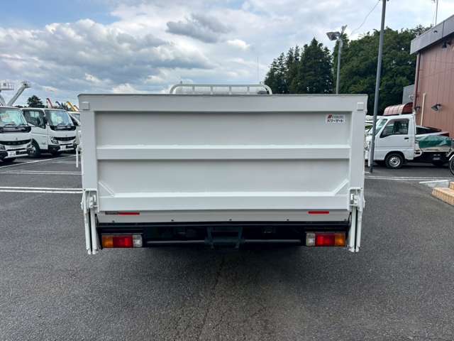 Hino Dutro 6