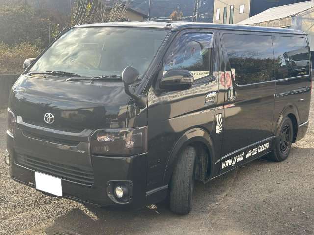 Toyota Hiace Van 3