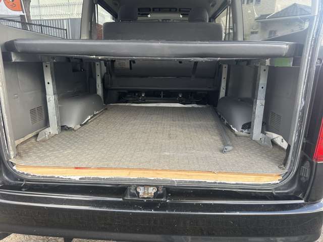 Toyota Hiace Van 10