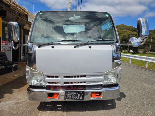 Isuzu Elf 2