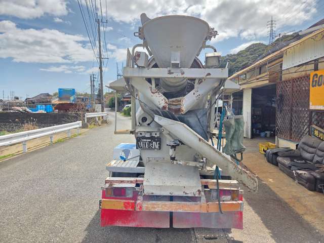 Isuzu Elf 8