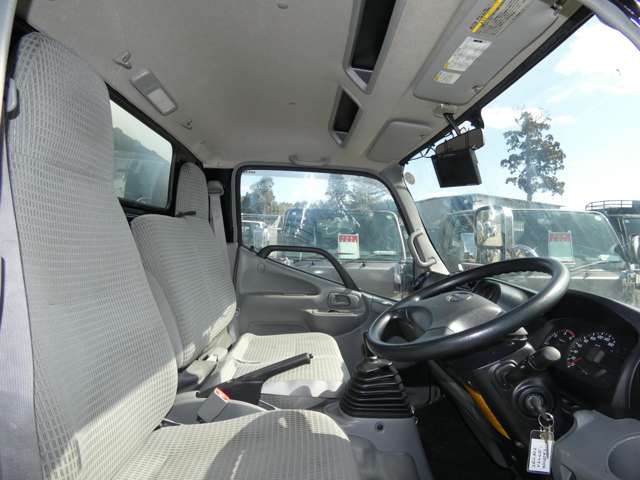 Hino Dutro 13