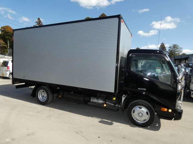 Hino Dutro 5