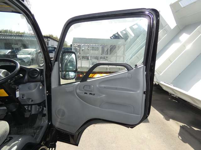 Hino Dutro 10