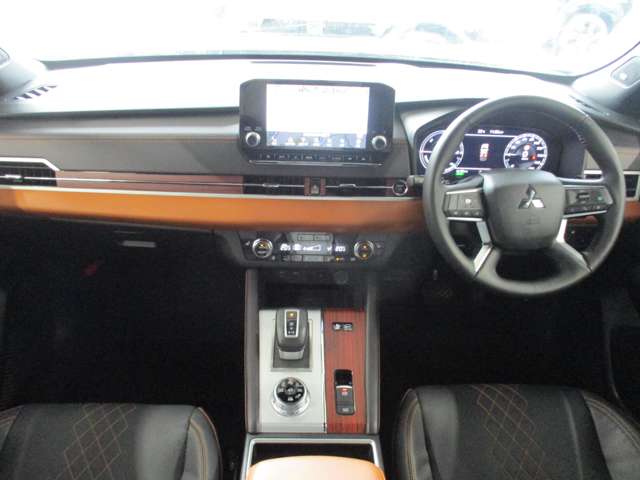 Mitsubishi Outlander 2