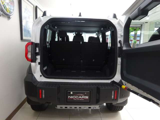 Toyota Land Cruiser FJ 10