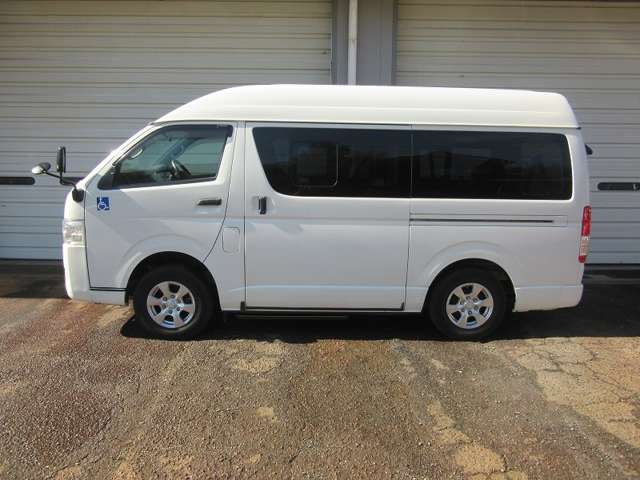 Toyota Regius Ace 8