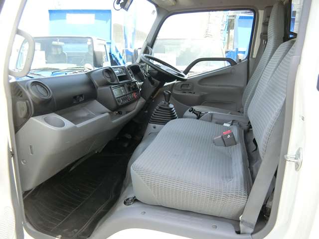 Hino Dutro 11