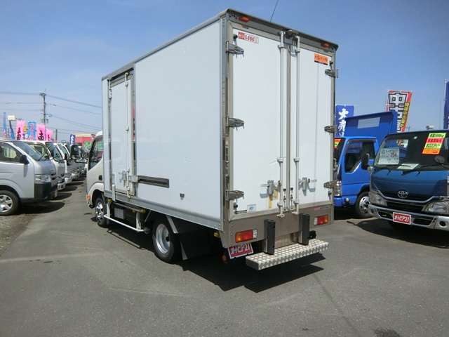Hino Dutro 4