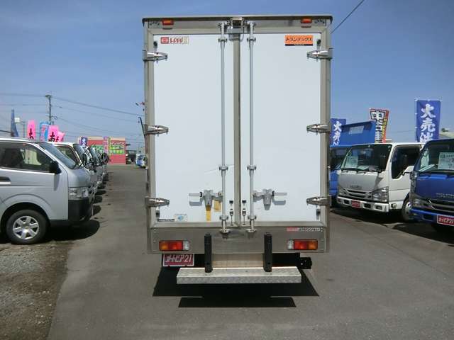 Hino Dutro 5