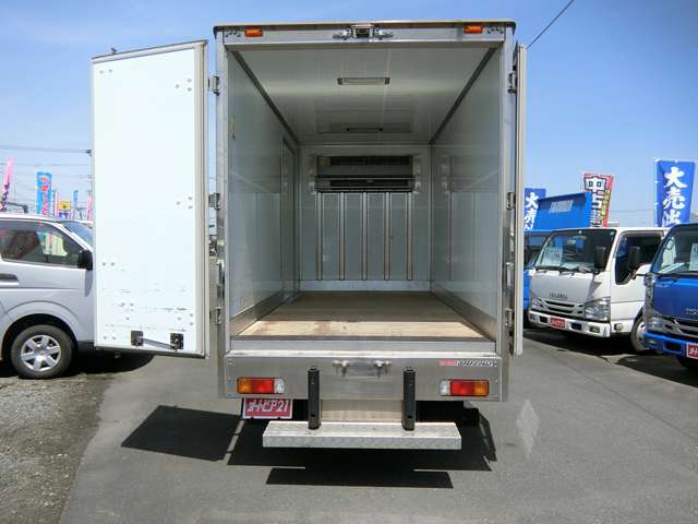 Hino Dutro 6