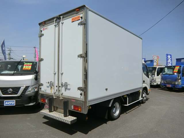 Hino Dutro 8