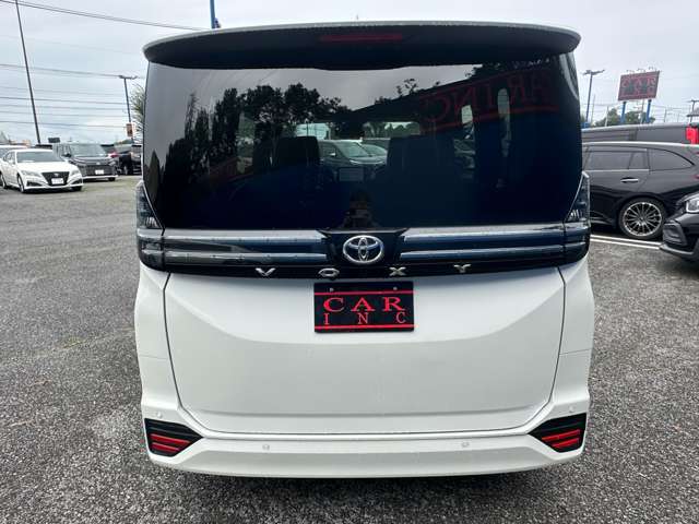 Toyota Voxy 11