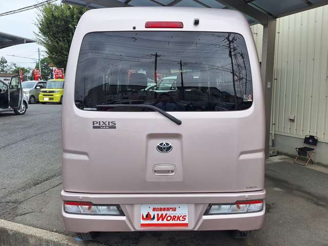 Toyota Pixis Van 11