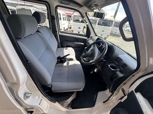 Daihatsu Hijet Deck Van 11