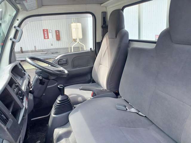 Isuzu Elf 12