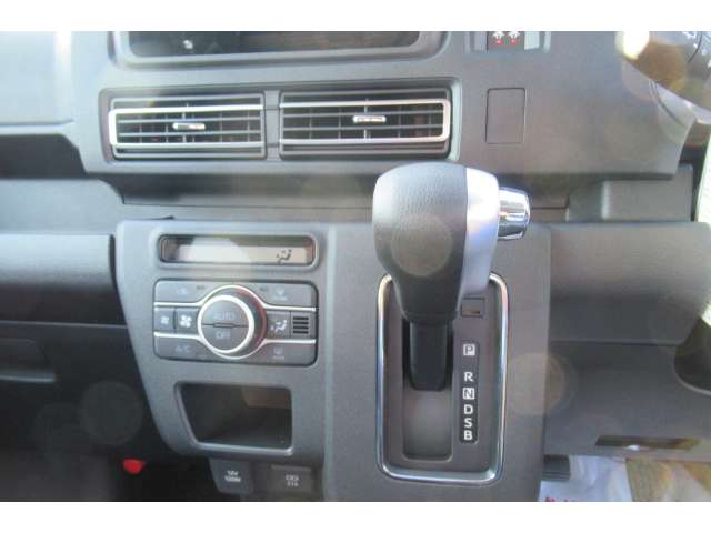 Daihatsu Atrai 11