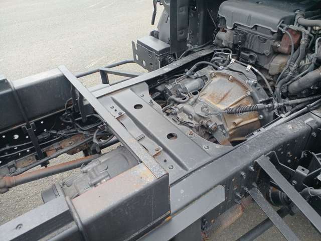 Isuzu Elf 4